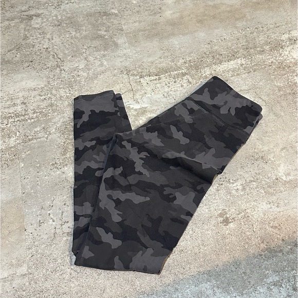 Camo leggings - Picture 2 of 3